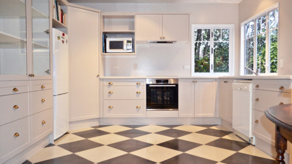 checkerboard kitchen tile
