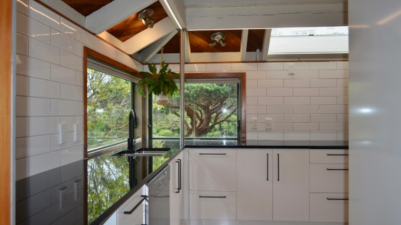 corner kitchen window