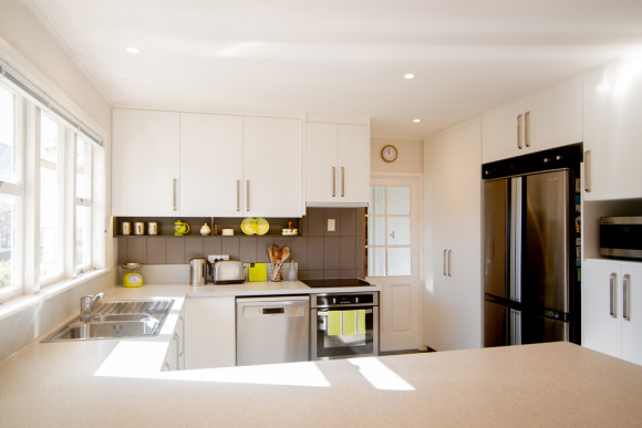 dark-light-kitchen