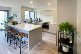 Modern warm family kitchen