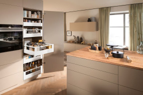 Space Tower Kitchen Storage Merivobox Blum