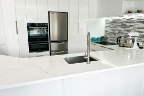white high gloss kitchen dream doors papamoa beach tauranga 0800 229 373